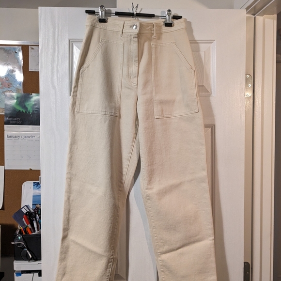 2 For 1. Wilfred Free Modern Utility Pants. Color Green & Cream (off-white). - Picture 5 of 11